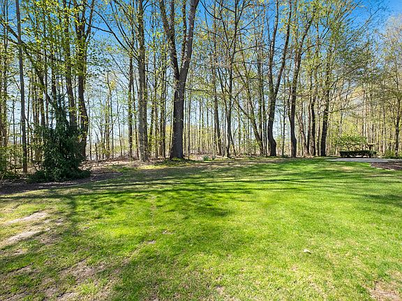 4th image of 7969 Byron Station Ct SW
