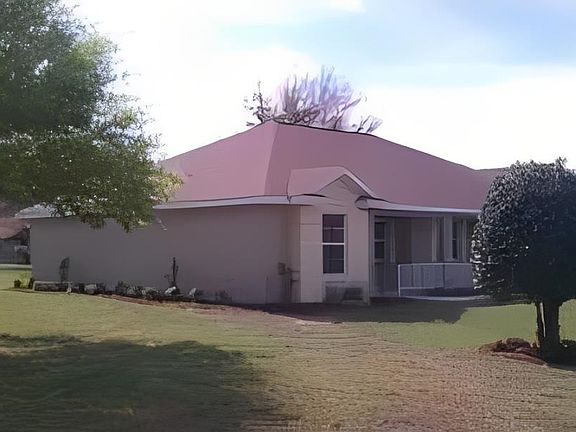 3rd image of 676 NE 35th Loop