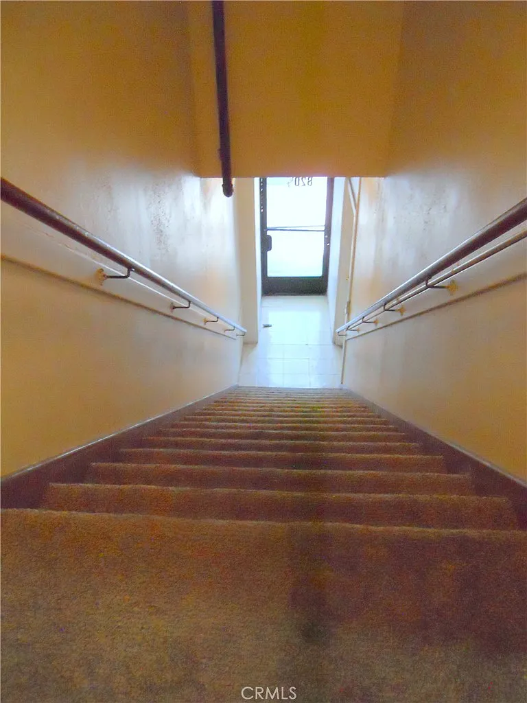 2 bed, 990 sqft, $2,150 — Photo 3