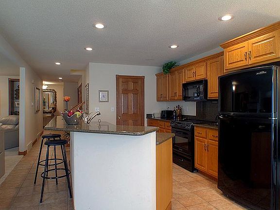 3rd image of 1085 Lauderdale N