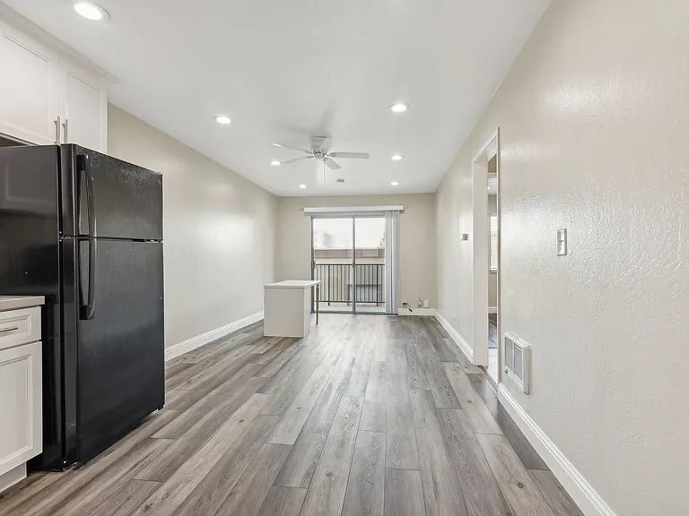 2732 Haste Street — Photo 24