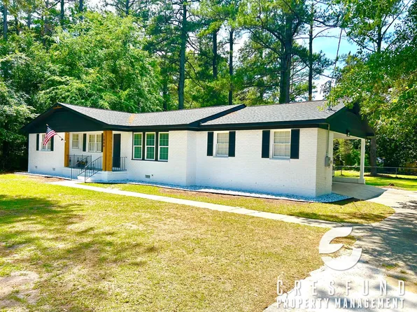 1066 Strickland Bridge Rd, Fayetteville, NC 28304