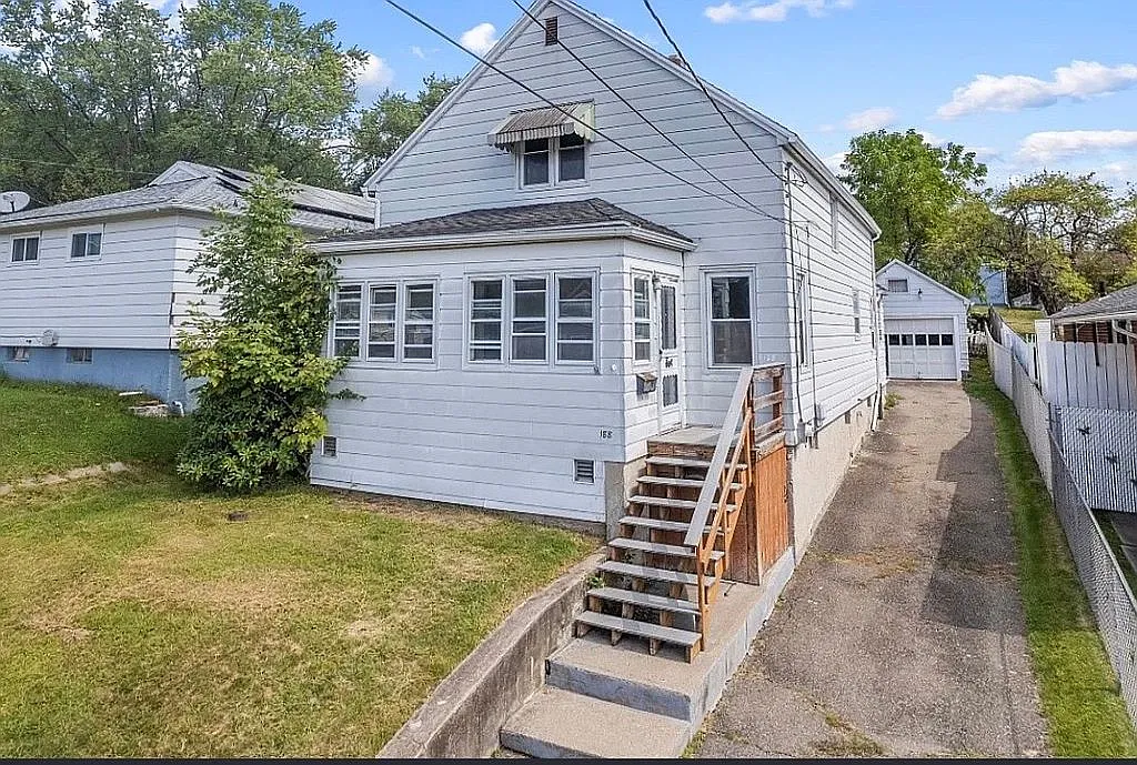 188 N Baldwin St photo 1