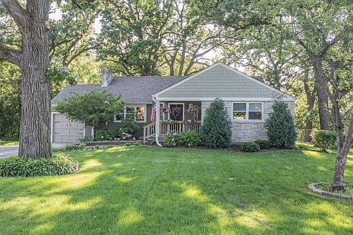 1st image of 244 Oakwood Dr