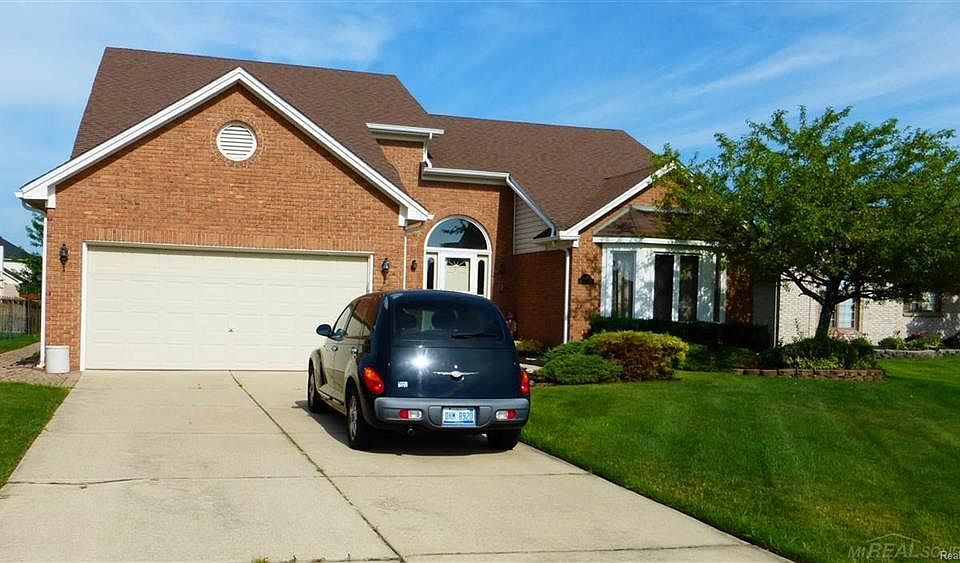 1st image of 34459 Kingsway Ct