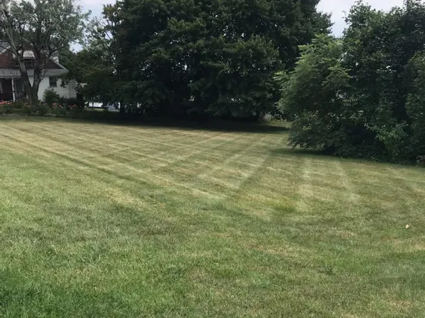 Locust St, Manchester, MD 21102