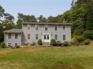 4 Banquo Brae Rd, Brookfield, CT 06804