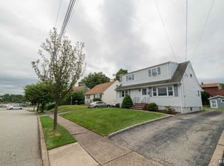 12 Meadow Ln, Clifton, NJ 07012