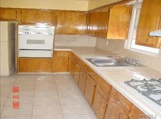 1271 G St, Valley Stream, NY 11580