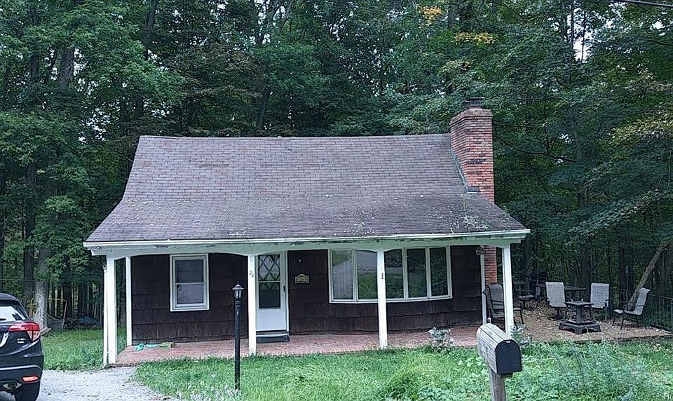 1st image of 24 Daisy Dr