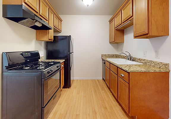 2nd image of 2018 N Oakland Ave APT 104