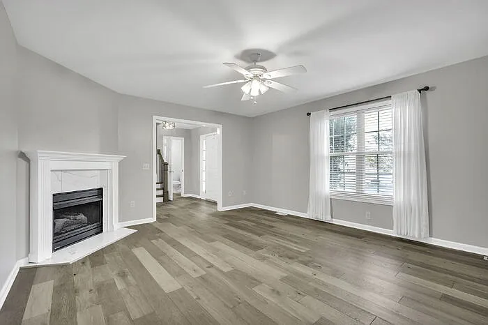 3 bed, 2.5 bath, 2168 sqft, $2,150 — Photo 3