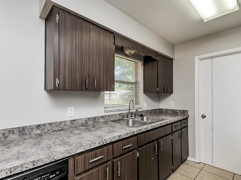 5927 Stokes Rd — Photo 12