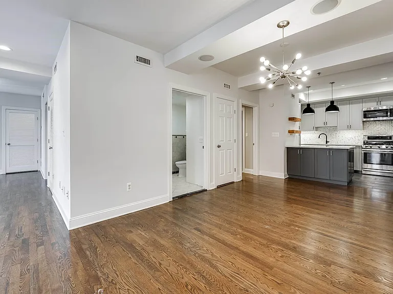 829 Washington St #5 — Photo 12
