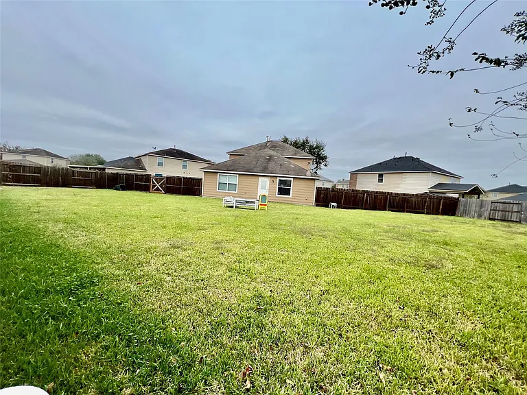 9610 Serenata Ct — Photo 22