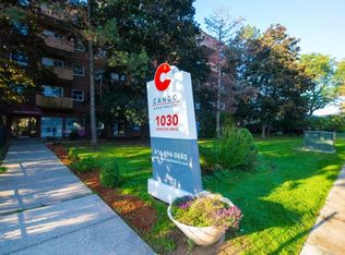 1030 Pearson Dr, Oakville, ON L6H 2A8
