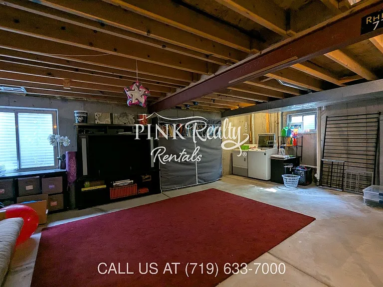 8560 Avens Cir — Photo 33