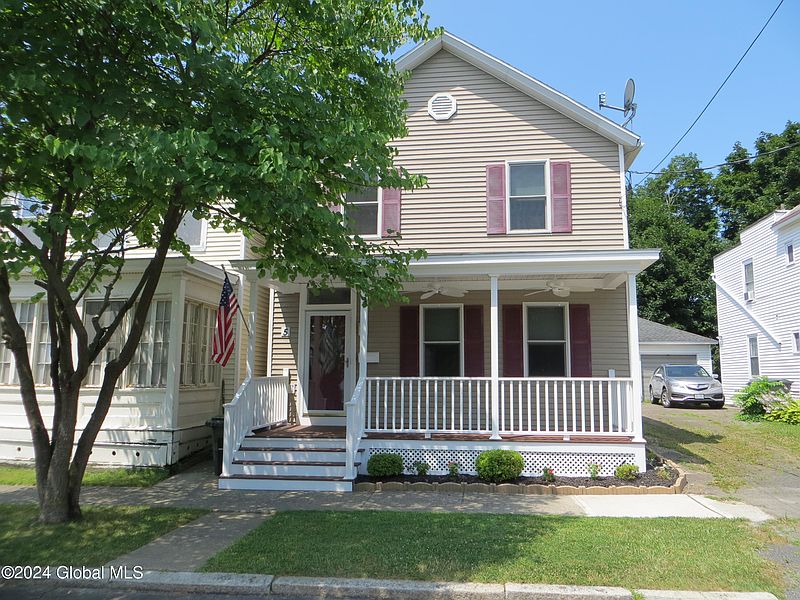 3rd image of 5 Masten Avenue