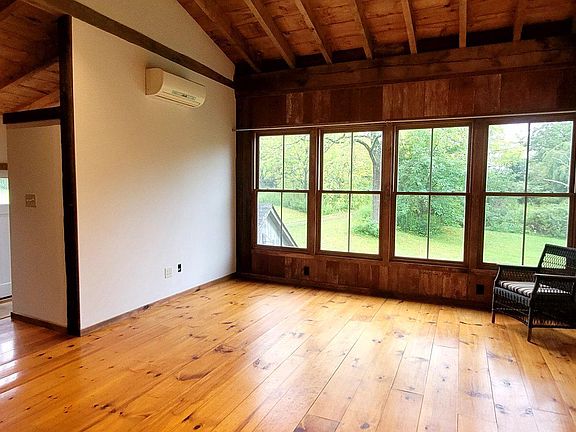 2nd image of 4989 Valley Park Rd