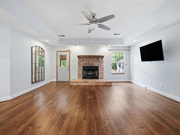 3rd image of 68 Tanner Dr
