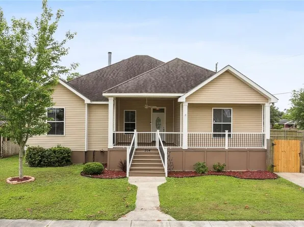 204 Doerr Dr, Arabi, LA 70032
