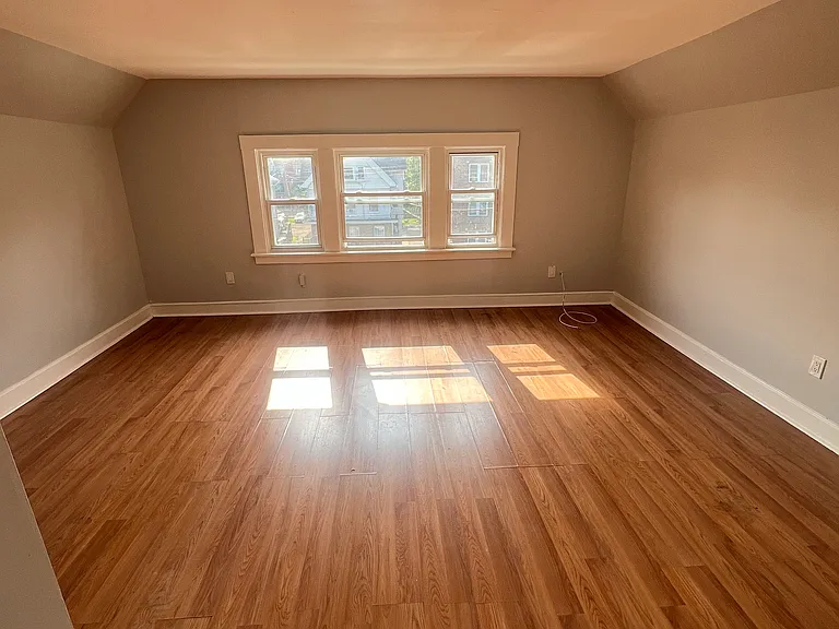 220 Sherman Ave #3 — Photo 8