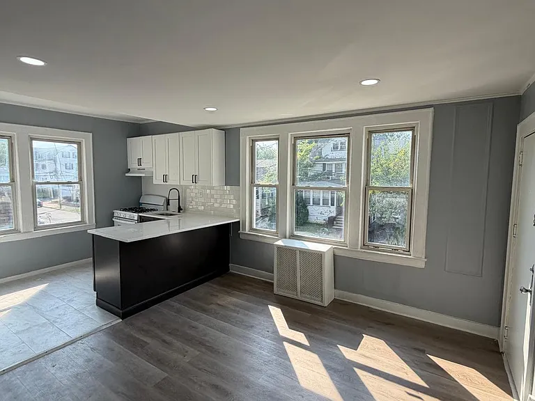 16 Crescent Ave #2 — Photo 3