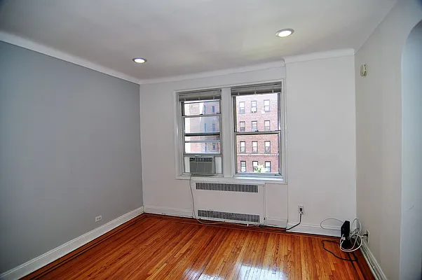 Rented by CENTURY 21 Sunny Gardens Realty, Inc. | media 28