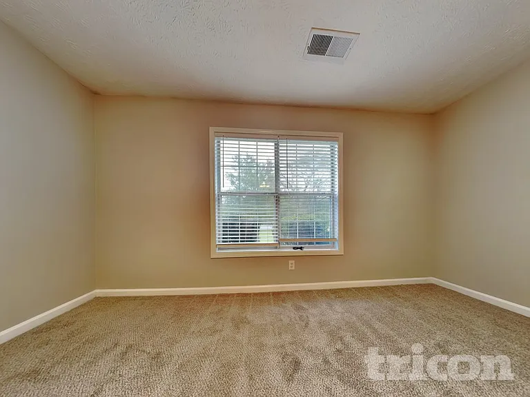 3625 Cobblestone Dr — Photo 8