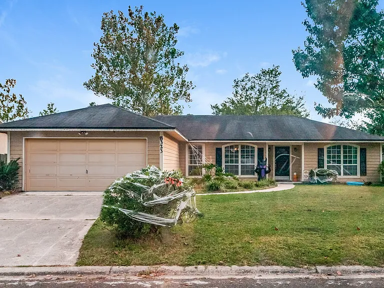 8323 Cross Timbers Dr W — Photo 1