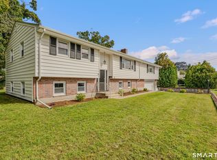 17 Elrin Place, New London, CT 06320