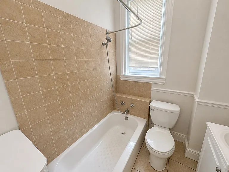 2309 W Firth St — Photo 13