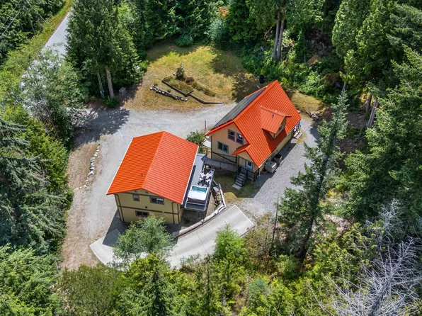 5823 Leaning Tree Rd, Sunshine Coast, BC V7Z 1C2