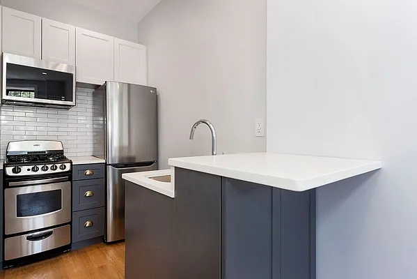 Rented by Bold New York | media 23