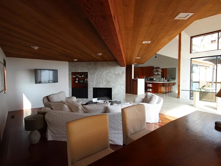 WET BAR
