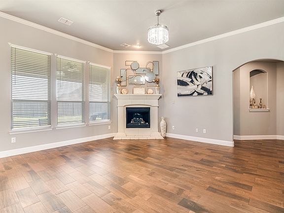 4th image of 9615 Edgeway Cir