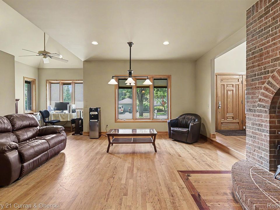 22628 Nash St, photo 7