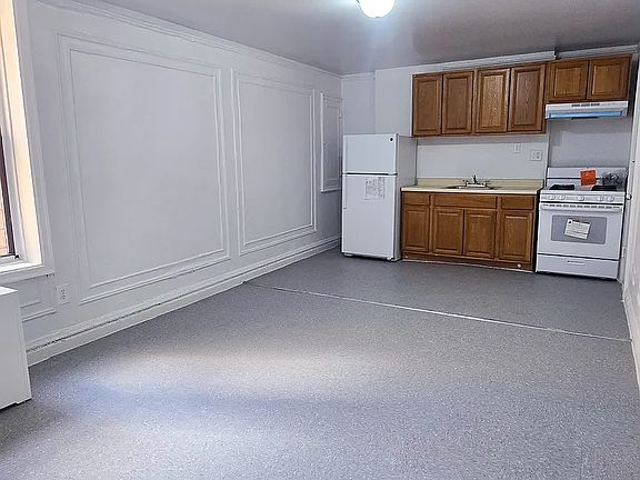 2nd image of 731 Gerard Ave APT 2F