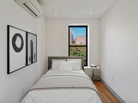 5th image of 1185 Dean St APT 3R