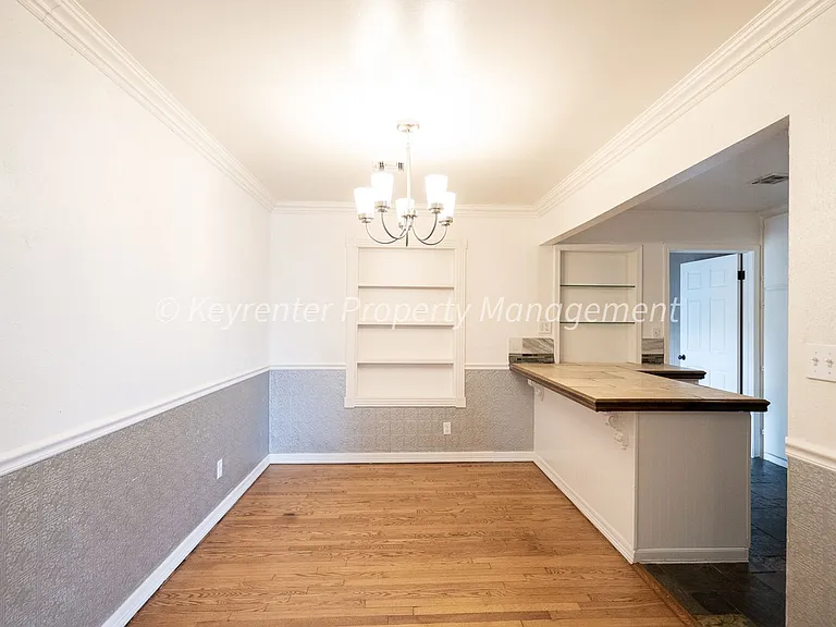 1622 W Britton Rd — Photo 9