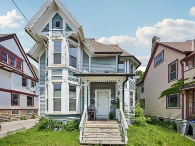 116 West North AVENUE, Wauwatosa, WI, 53212