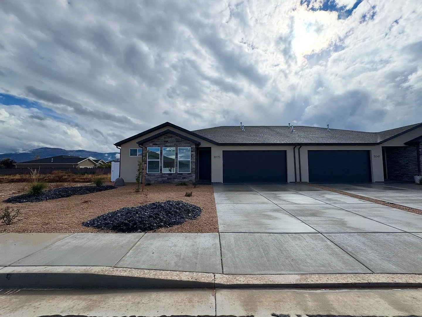 Ekko View Estates 3 Bedroom Home with an Office! — Photo 2