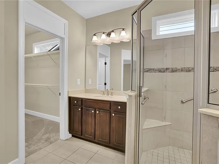 3708 Majestic Oak Dr — Photo 17