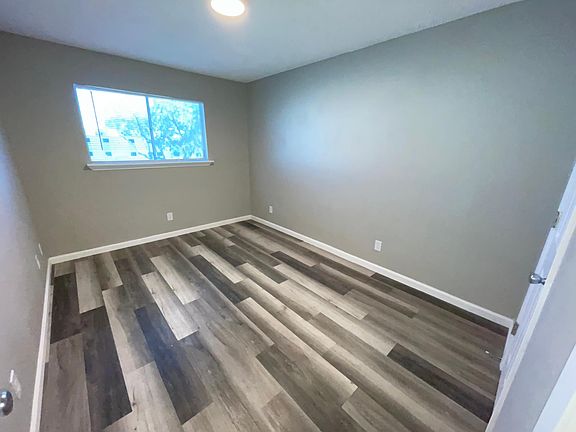 2nd image of 1400 Moore Ave #151