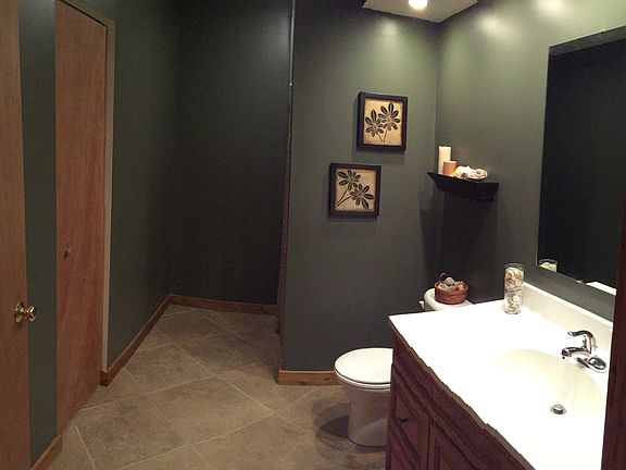 lower level full bath