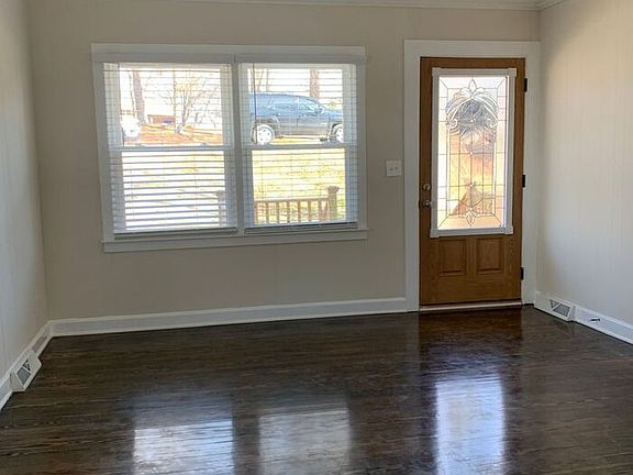 3rd image of 222 Ewing Dr