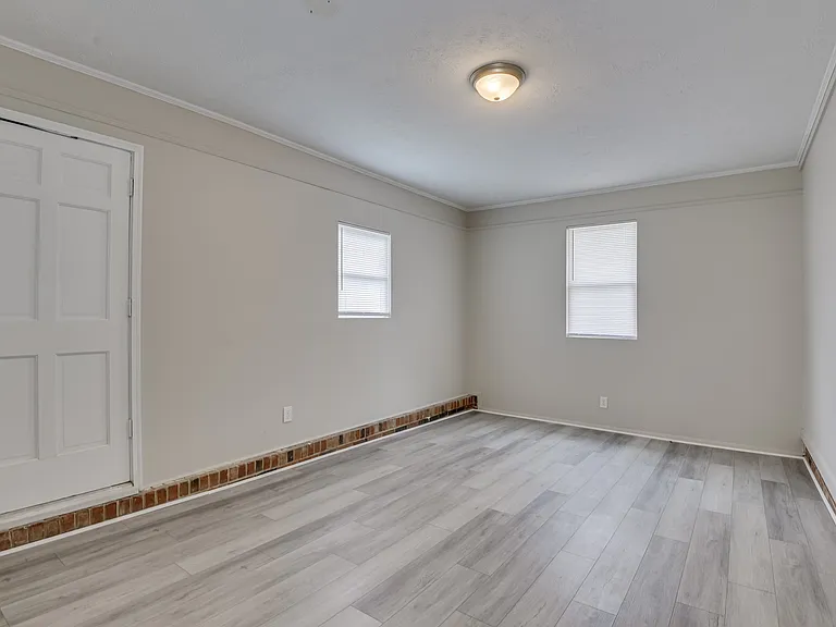 250 Almon Ct — Photo 25