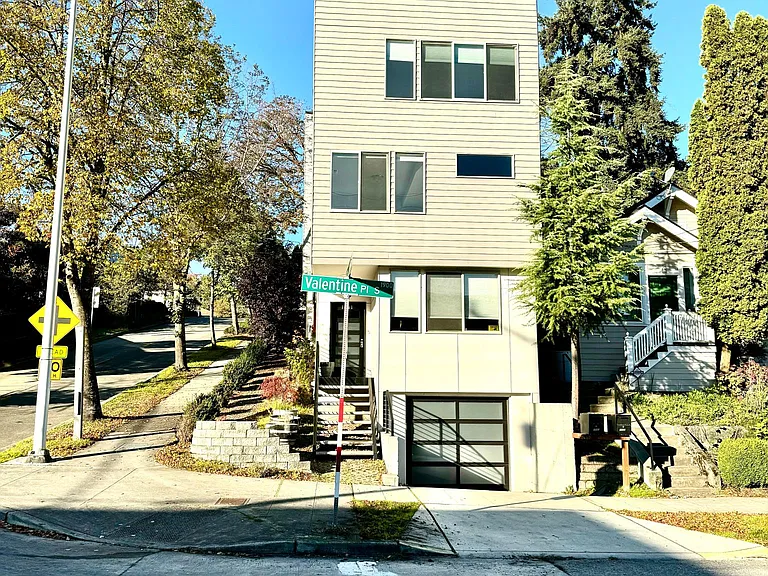 1541 Valentine Pl S — Photo 17