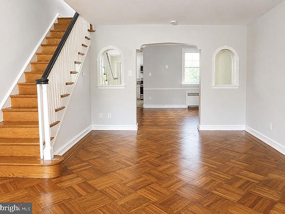 2nd image of 6054 E Roosevelt Blvd