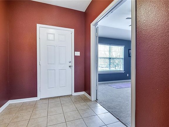 5th image of 2224 Castle Creek Dr